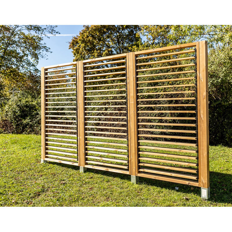 Panneau clôture avec vantelles mobiles et orientables   et poteau(x)